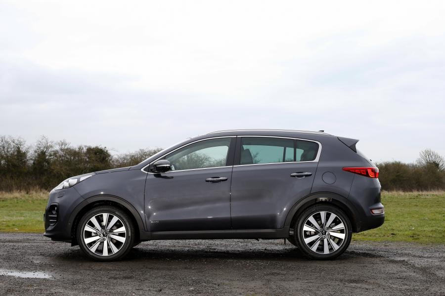  Kia Sportage 2016 года  (UK) (фото 1 из 40)